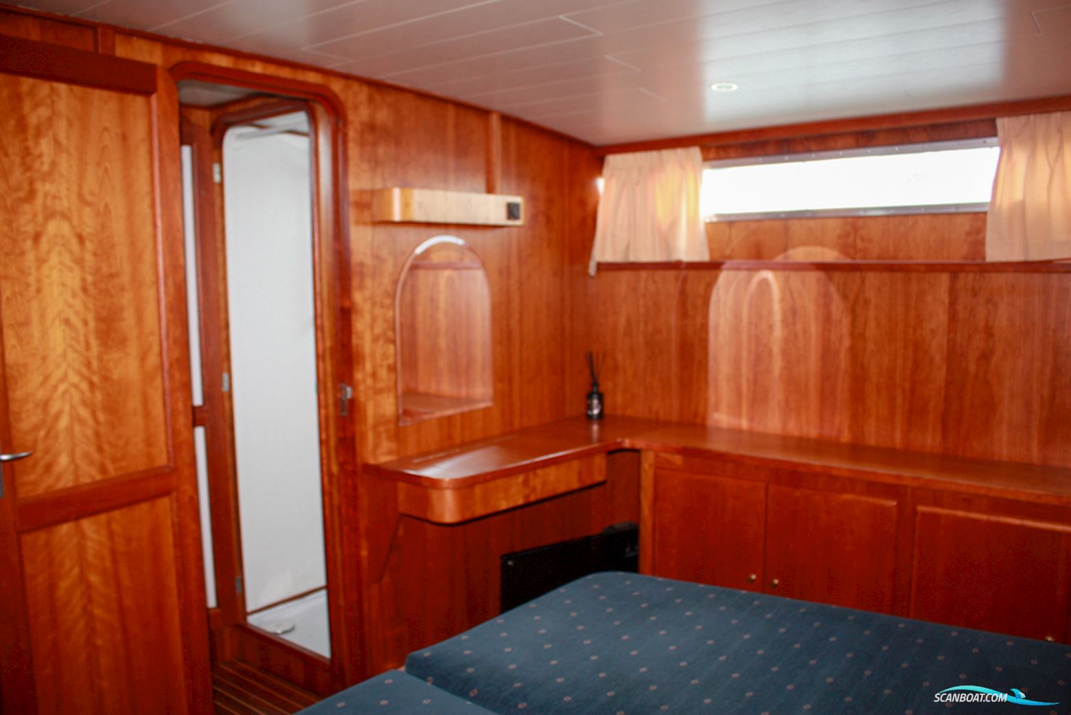 Hollandia 1250 Steel Cruiser