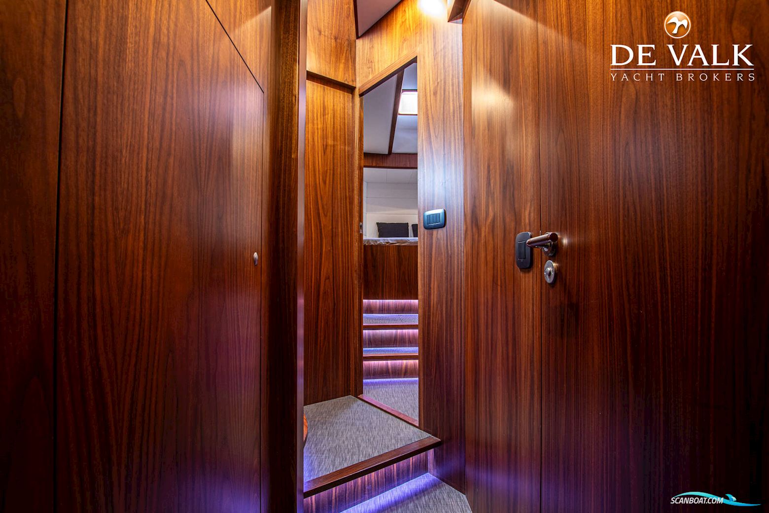 HOLTERMAN 53 Commander