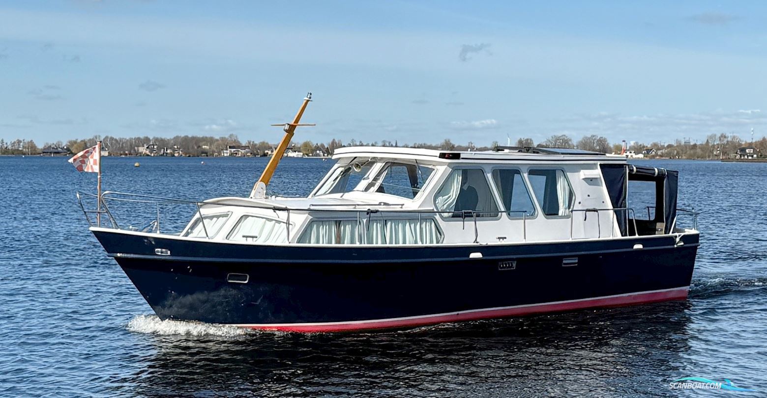 Hooveld Kruiser 9.80 OK Motorboot 1980, mit Peugeot Indenor motor, Niederlande
