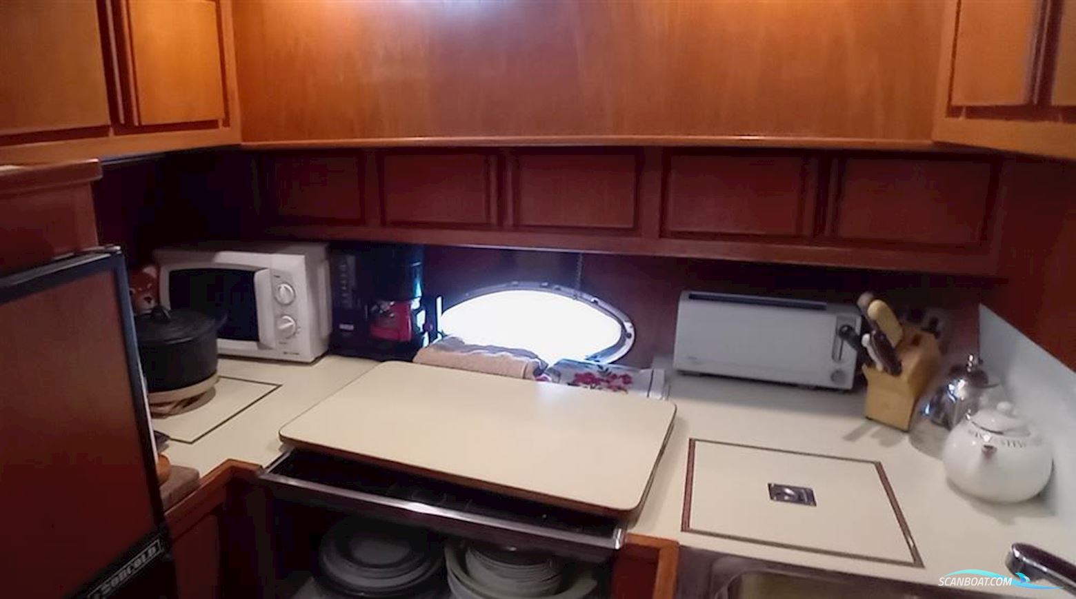 Horizon 47 Trawler Motor Yacht