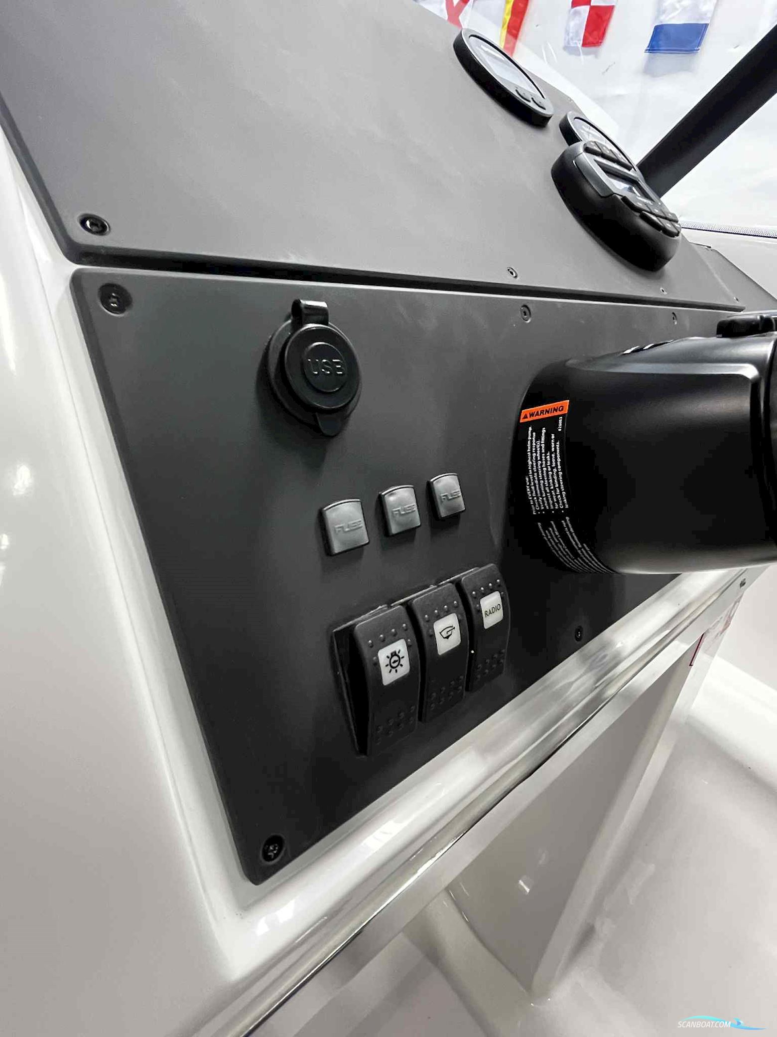 HR 575 CC med 115 hk Yamaha og trailer