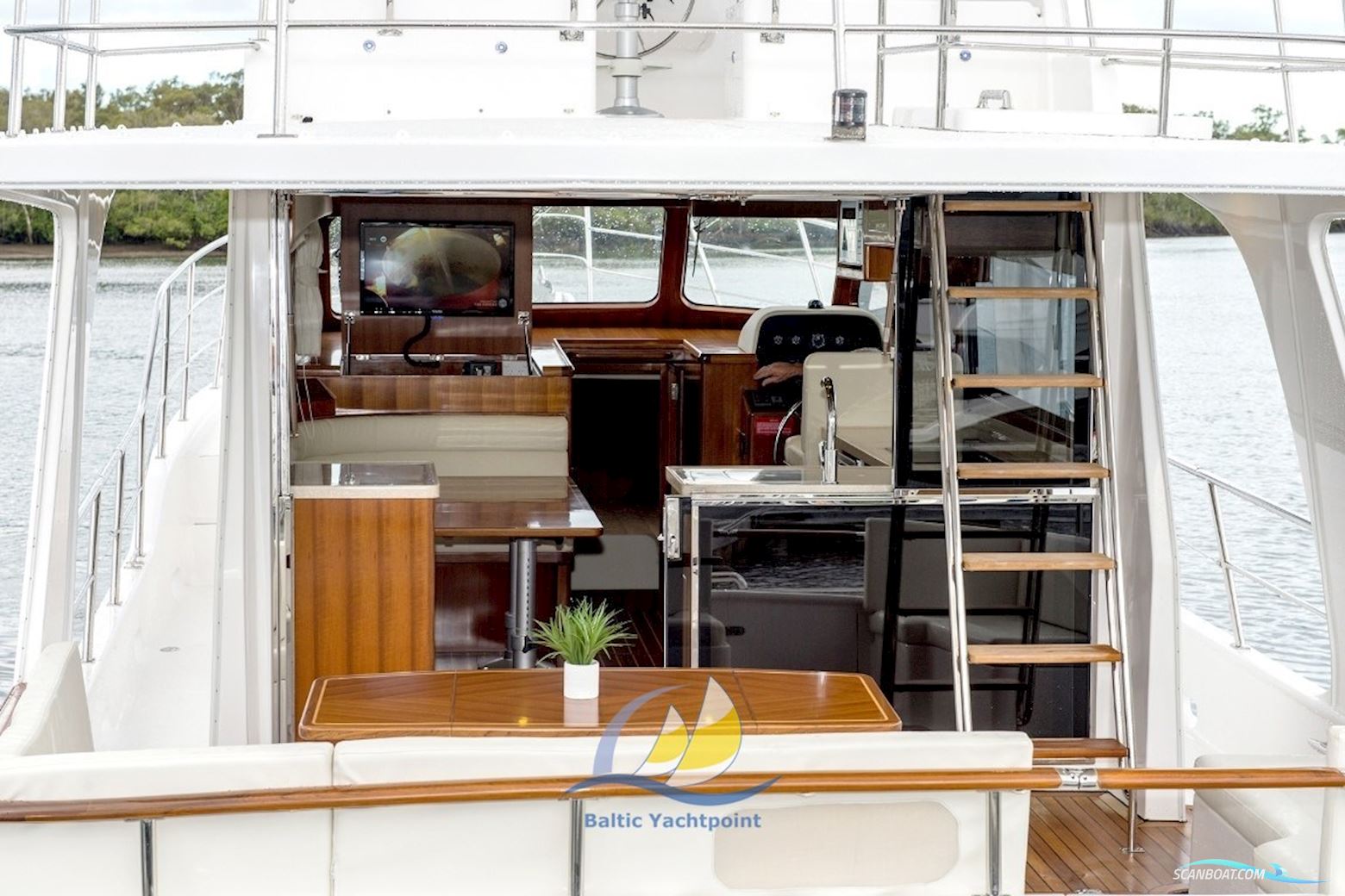 Integrity Motor Yachts Integrity 380 Fly