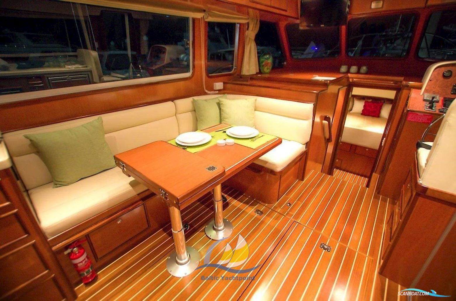 Integrity Motor Yachts Integrity 380 Sedan