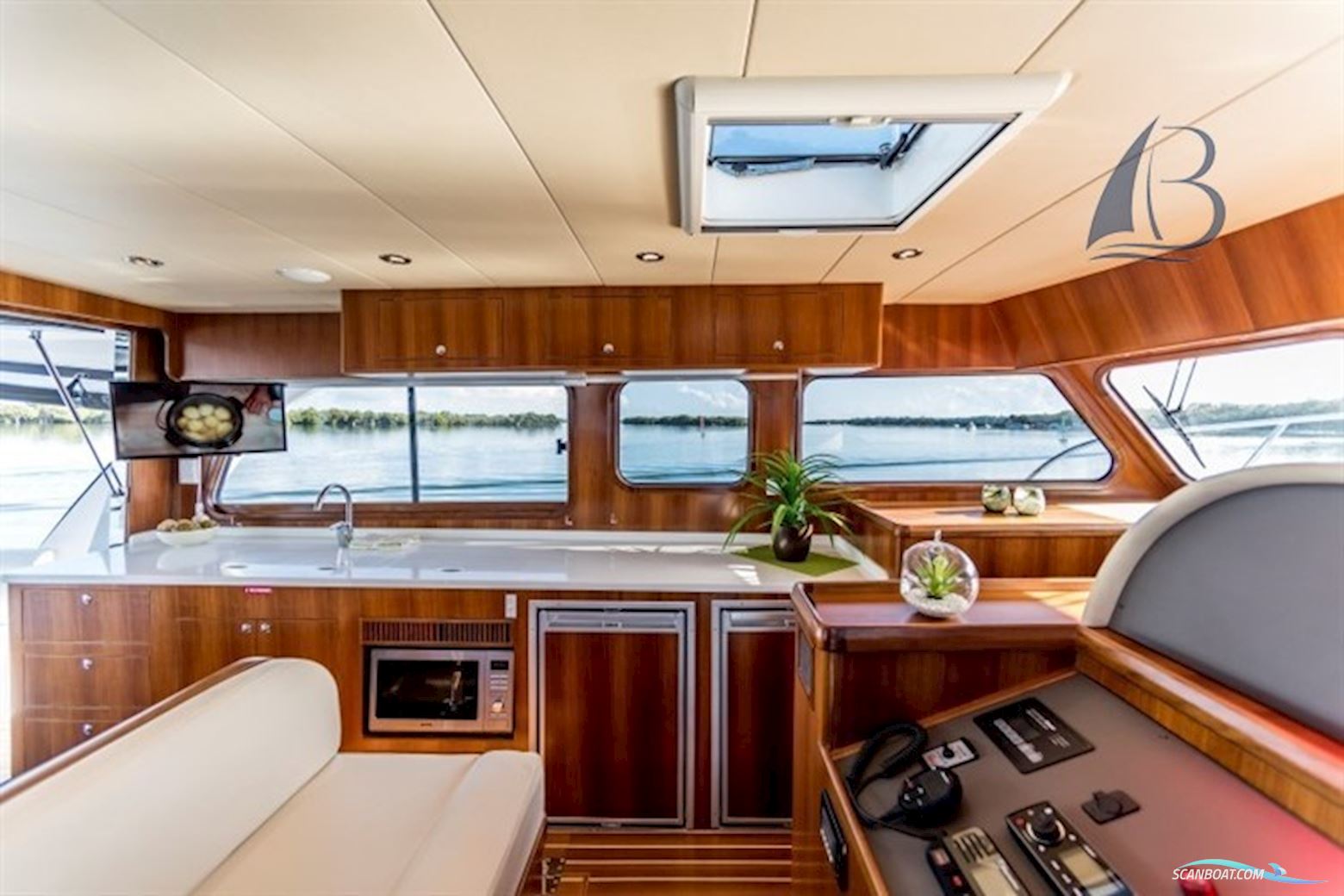 Integrity Motor Yachts Integrity 380 Sedan