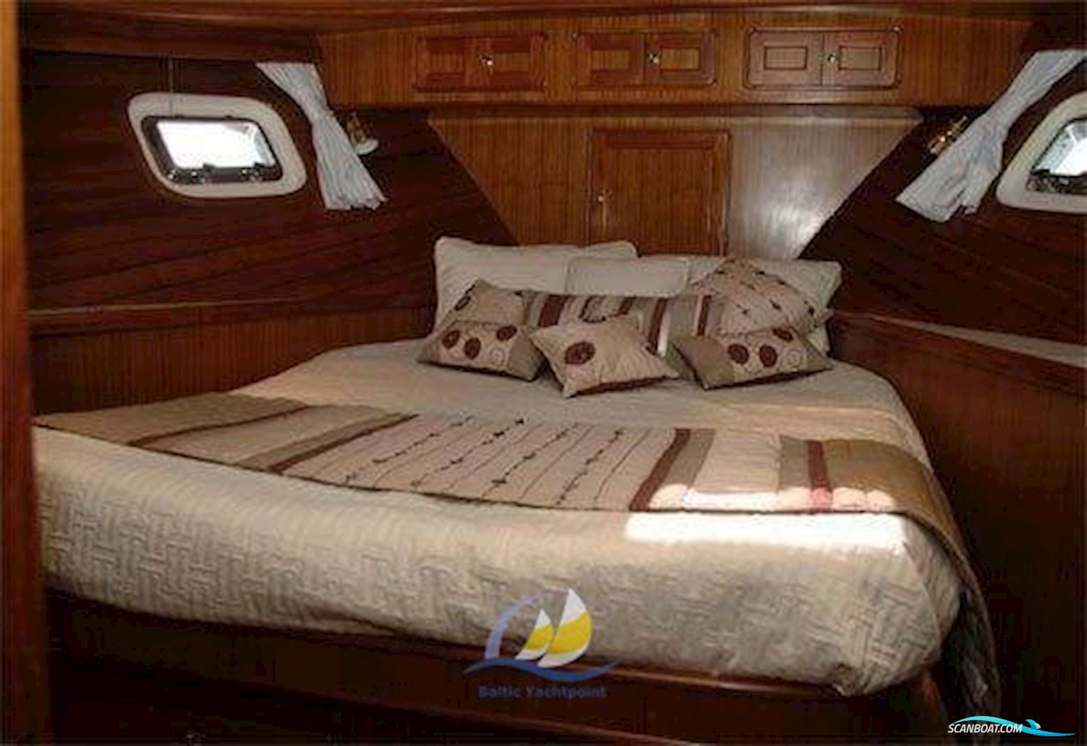 Integrity Motor Yachts Integrity 440 Fly