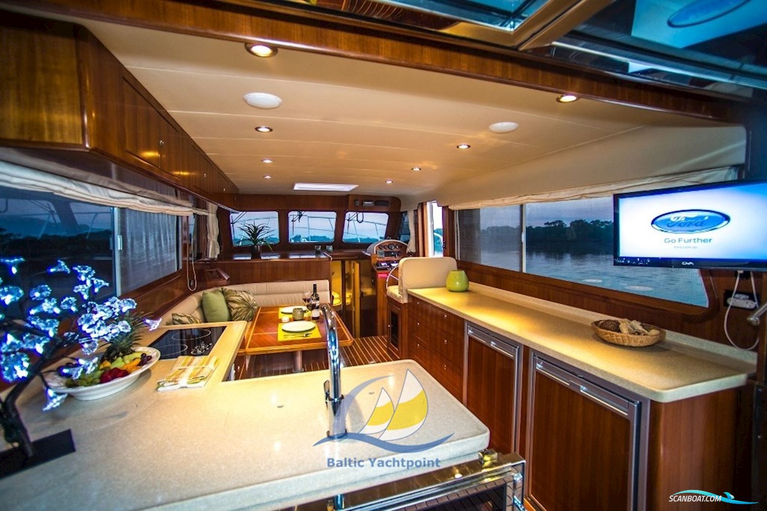 Integrity Motor Yachts Integrity 440 Sedan