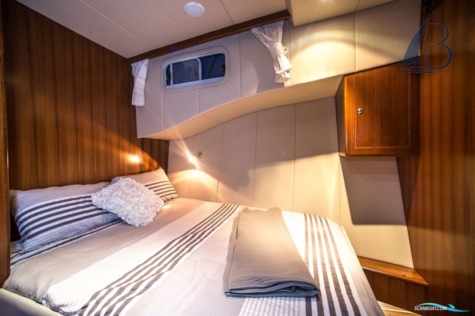 Integrity Motor Yachts Integrity 440 Sedan