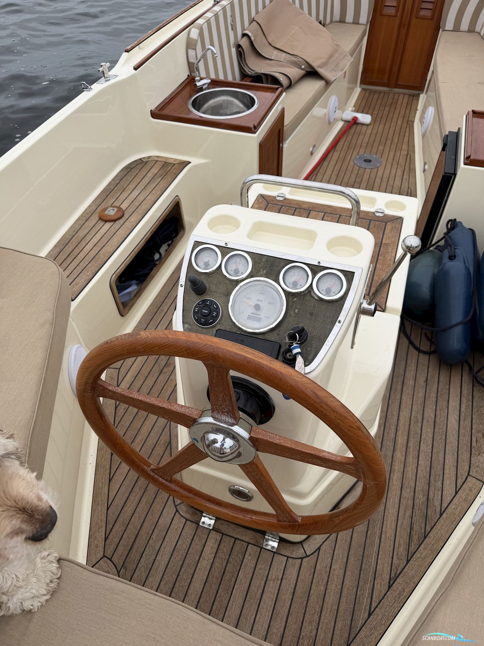 Interboat 25