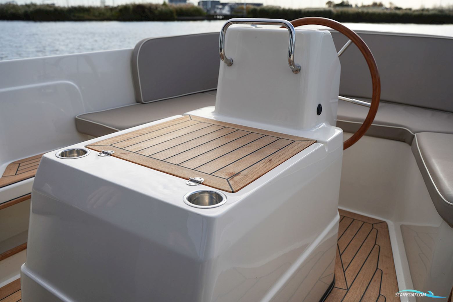 Interboat Intender 640