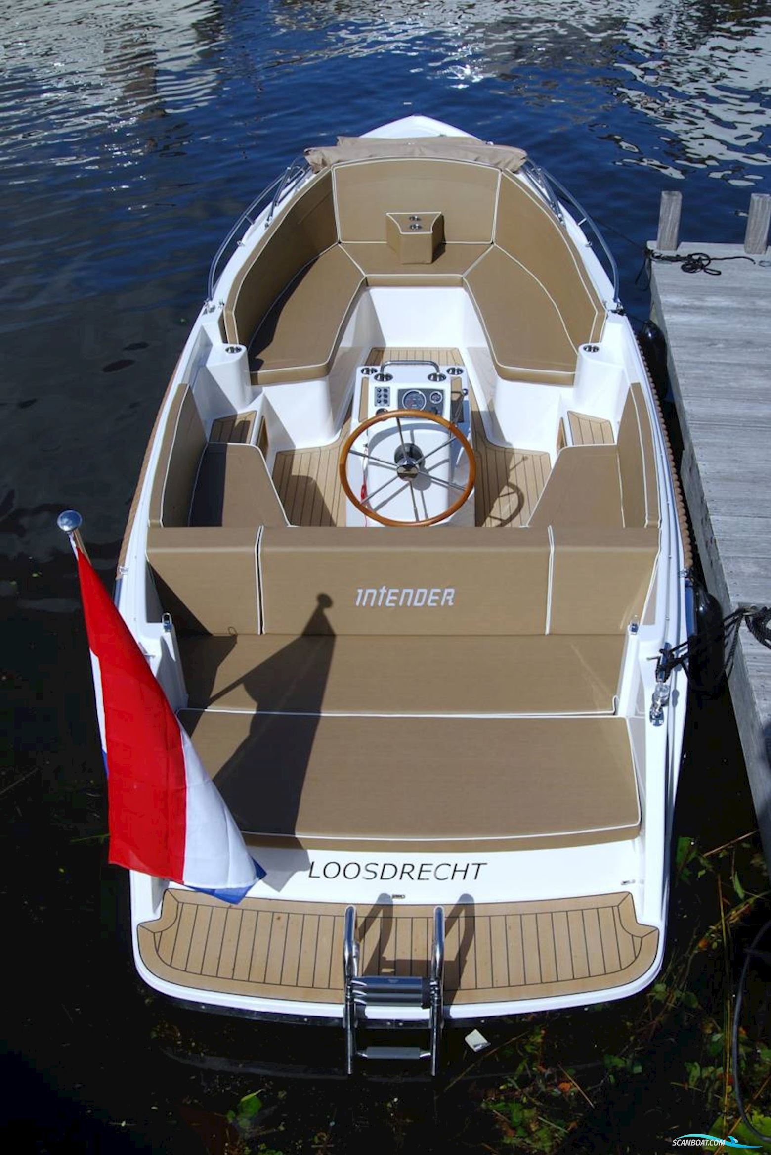 Interboat Intender 700