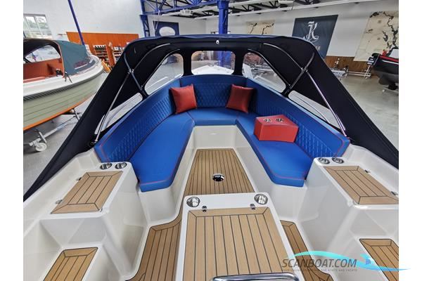 Interboat Intender 700