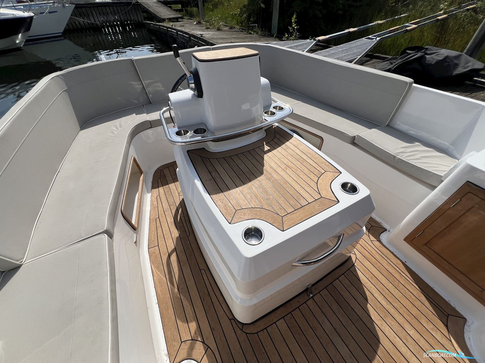 Interboat Intender 780