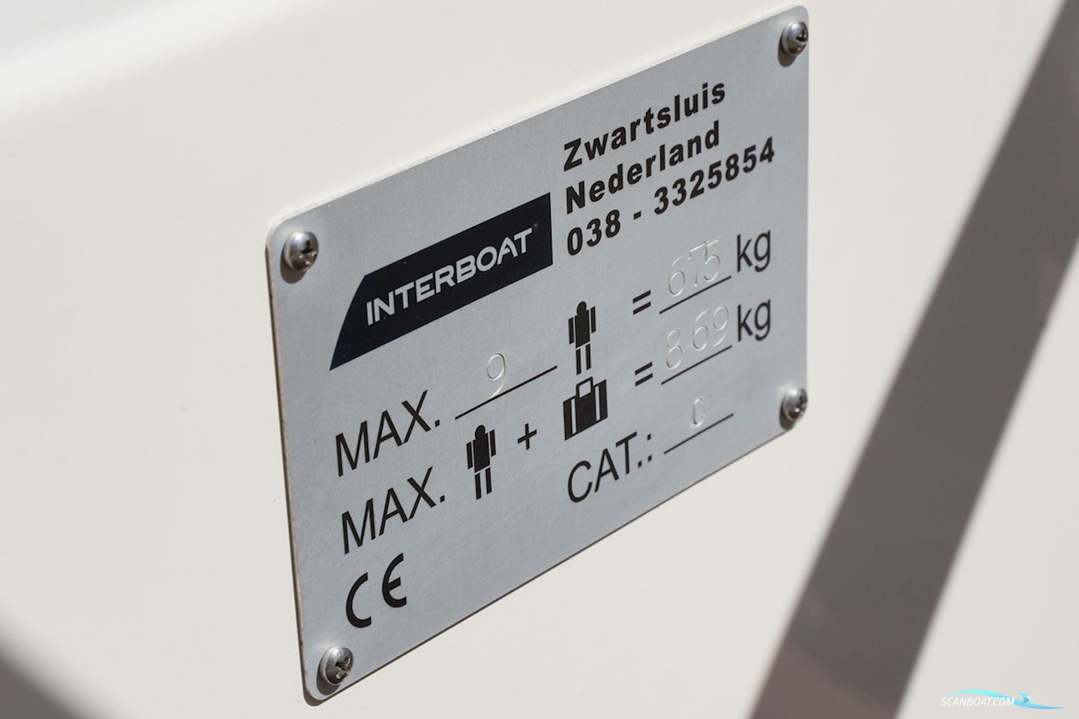 Interboat Intender 820