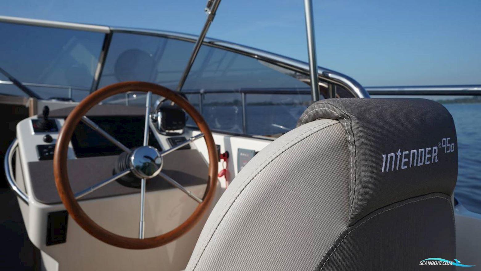 Interboat Intender 950 Cabin