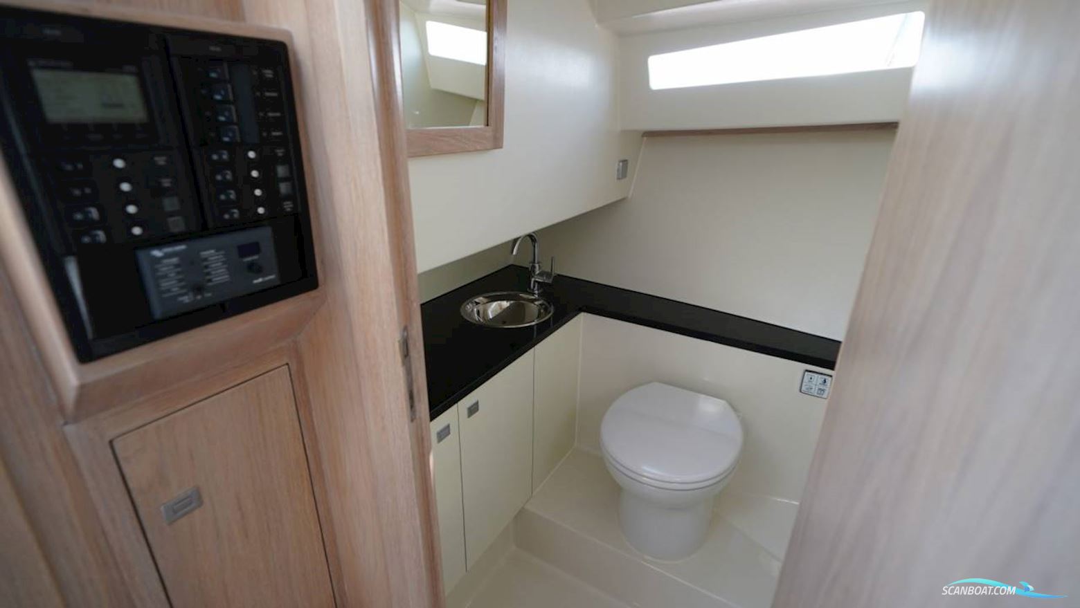 Interboat Intender 950 Cabin