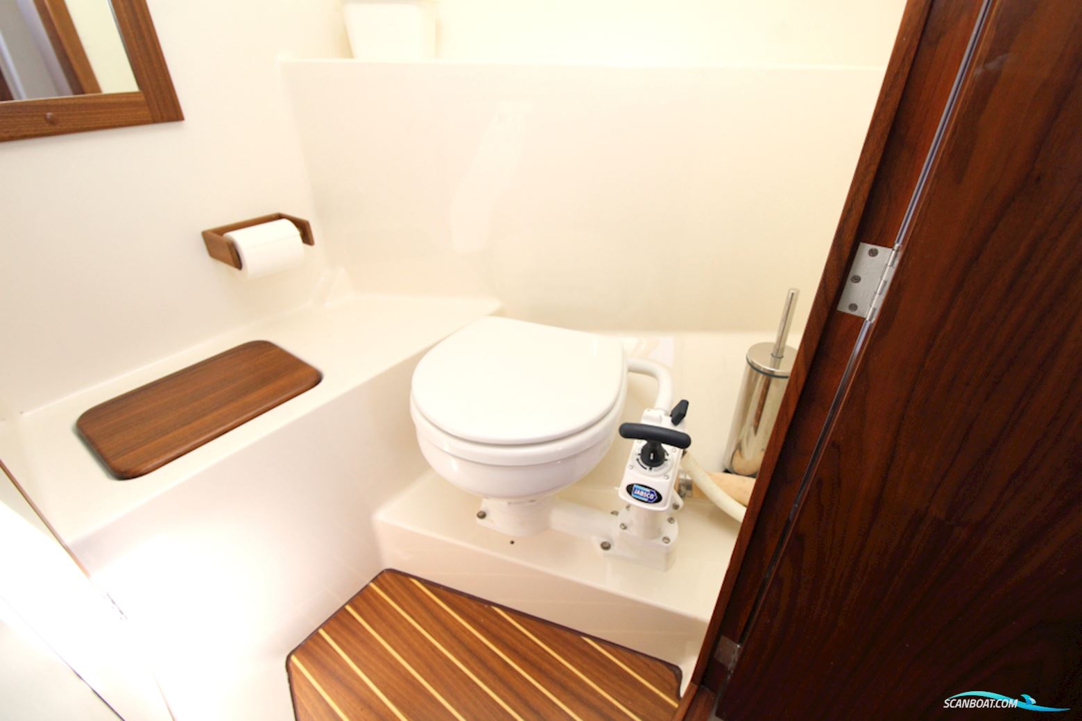 Intercruiser 27 Cabin