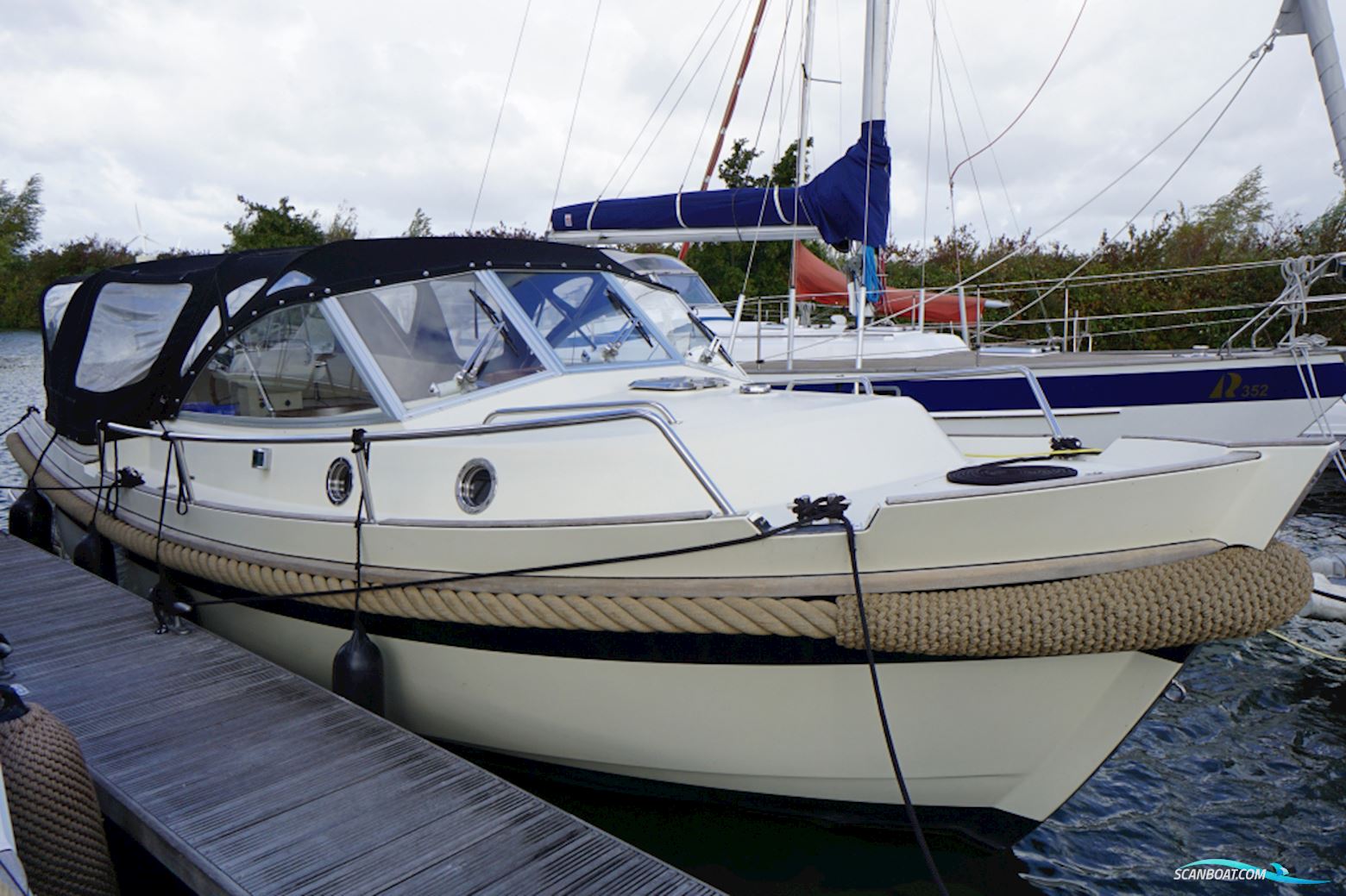 Intercruiser 27 Cabin