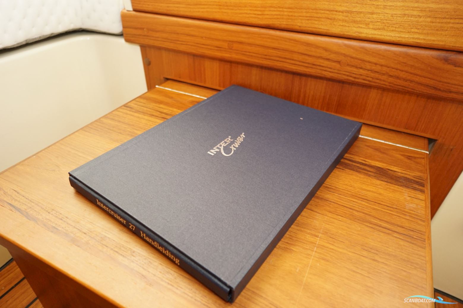 Intercruiser 27 Cabin