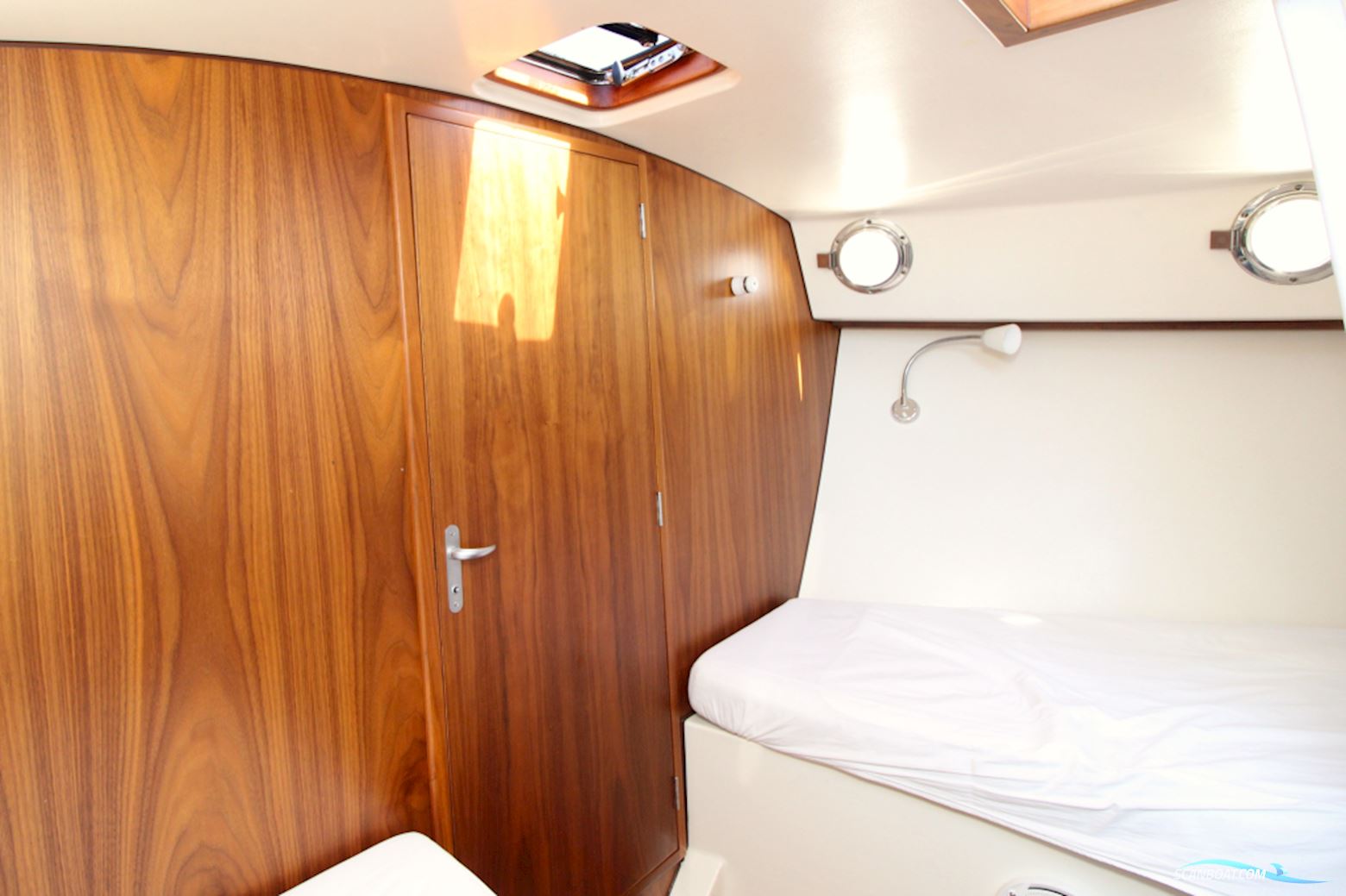 Intercruiser 27 Cabin