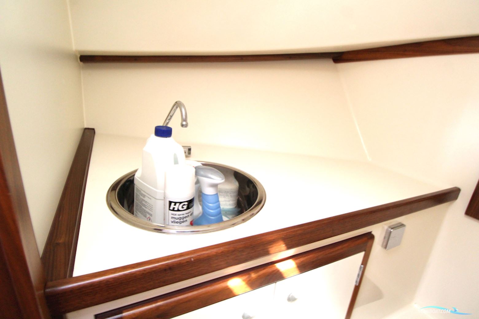 Intercruiser 27 Cabin