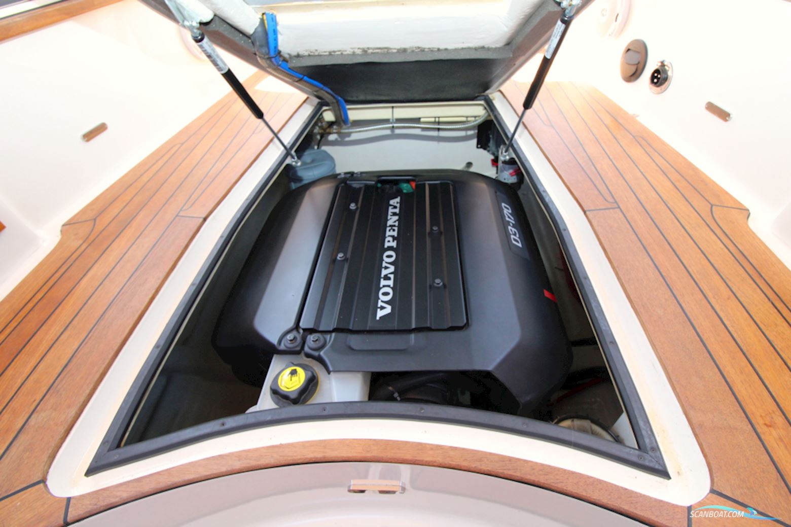 Intercruiser 27 Cabin