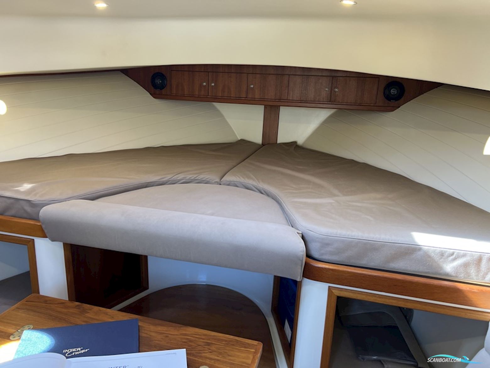 Intercruiser 29