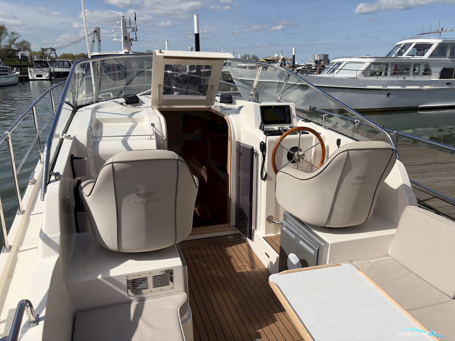 Intercruiser 31