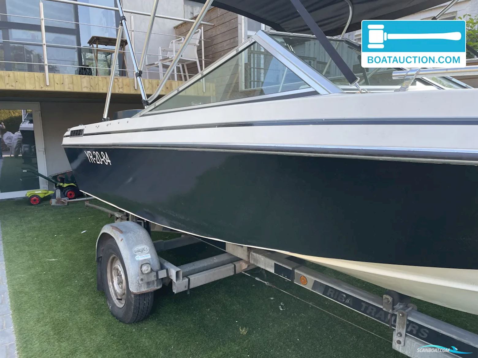 Invader 500 Motorboot 1999, mit Evinrude motor, Belgien