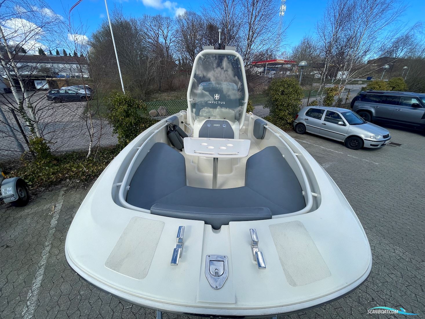 Invictus 200 HX
