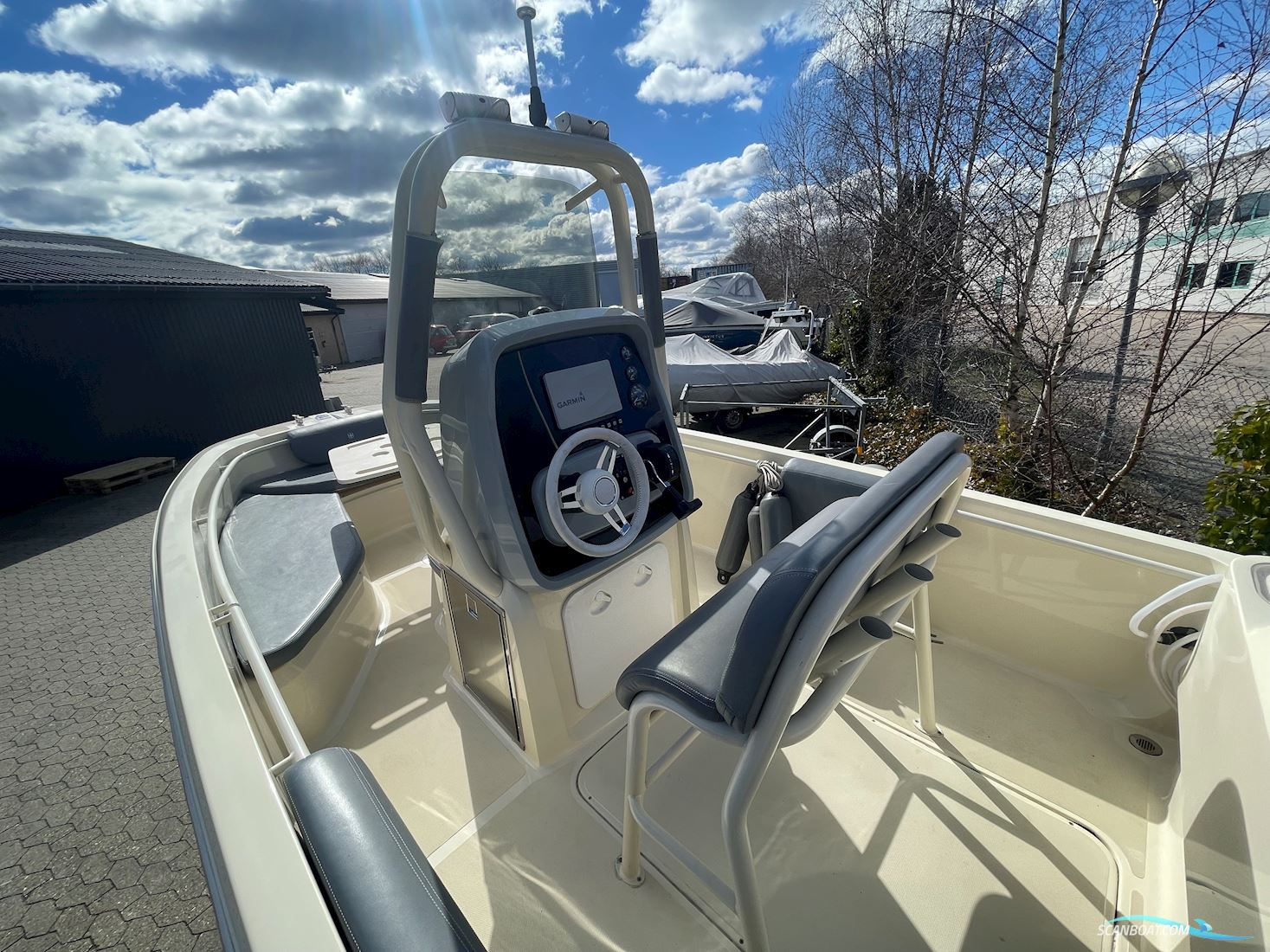 Invictus 200 HX