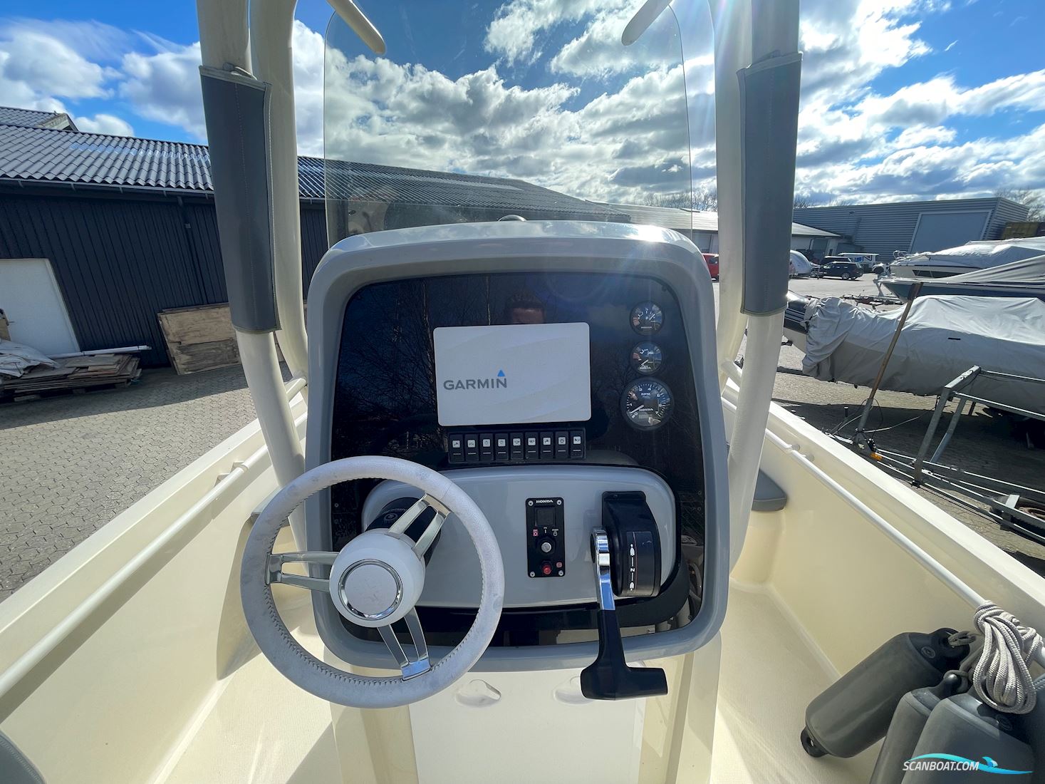 Invictus 200 HX