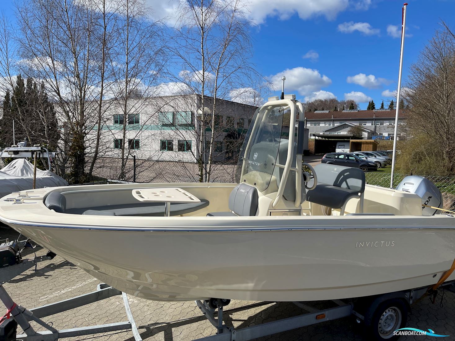 Invictus 200 HX