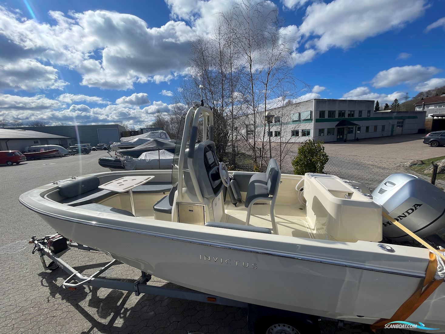 Invictus 200 HX