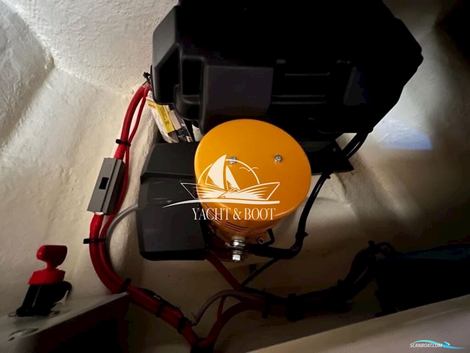 Invictus Yacht Capoforte CX 270