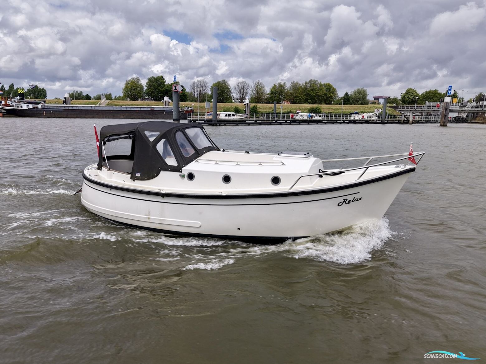 Island Plastics IP23 Motorboot 1982, mit Bukh DV-20, 2-Cilinder motor, Niederlande