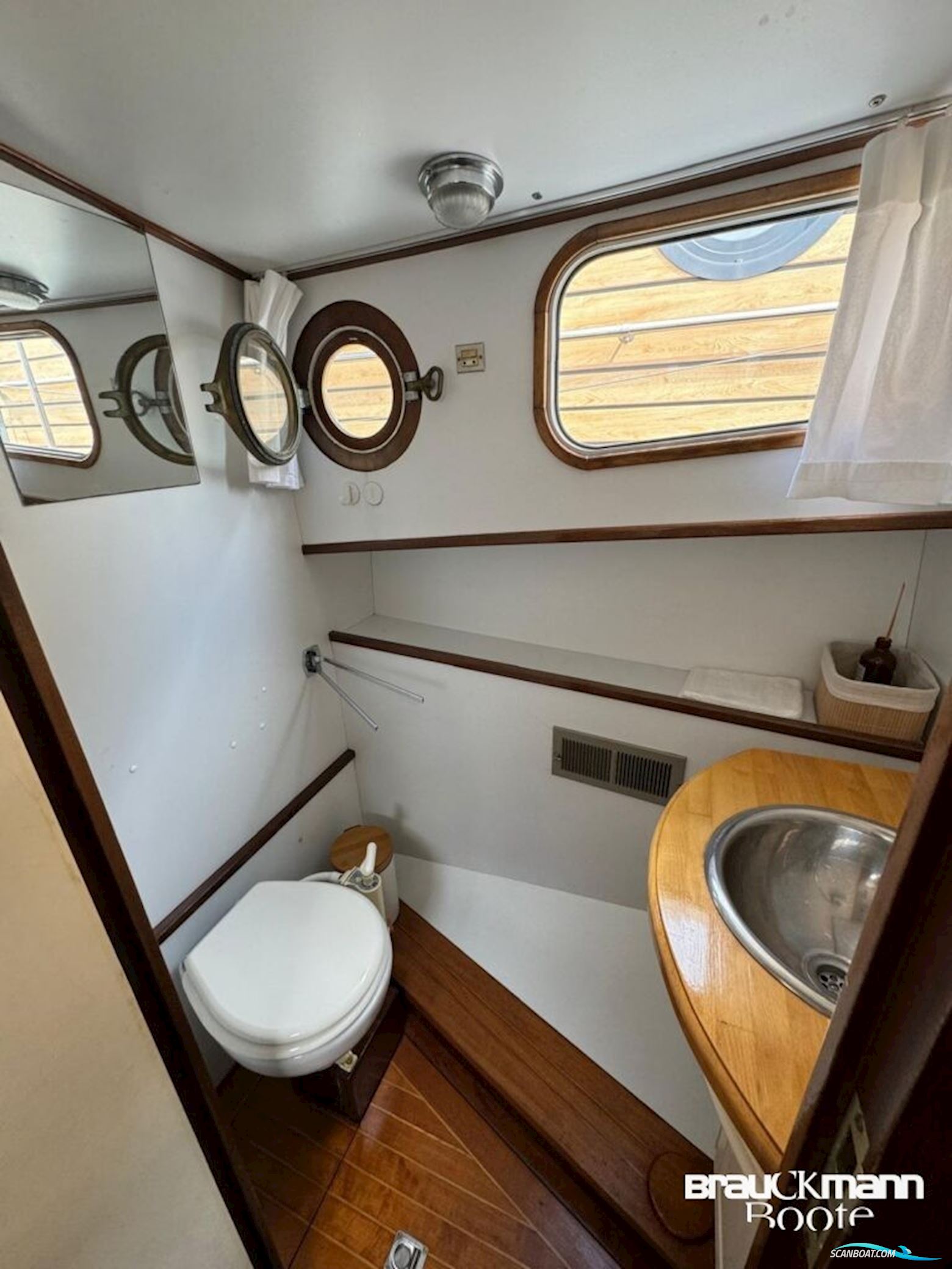 Jachtbouw P. Valk (NL) Jachtbouw P. Valk (NL) 9.70