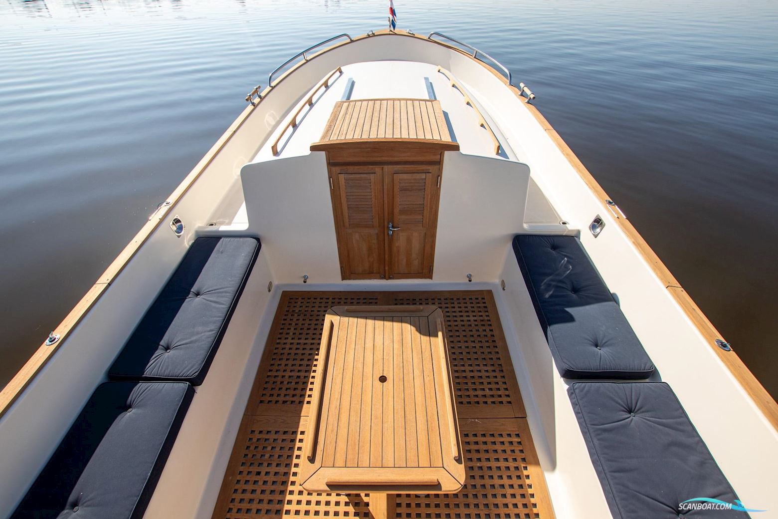 Jan Van Gent 10.35 Cabin