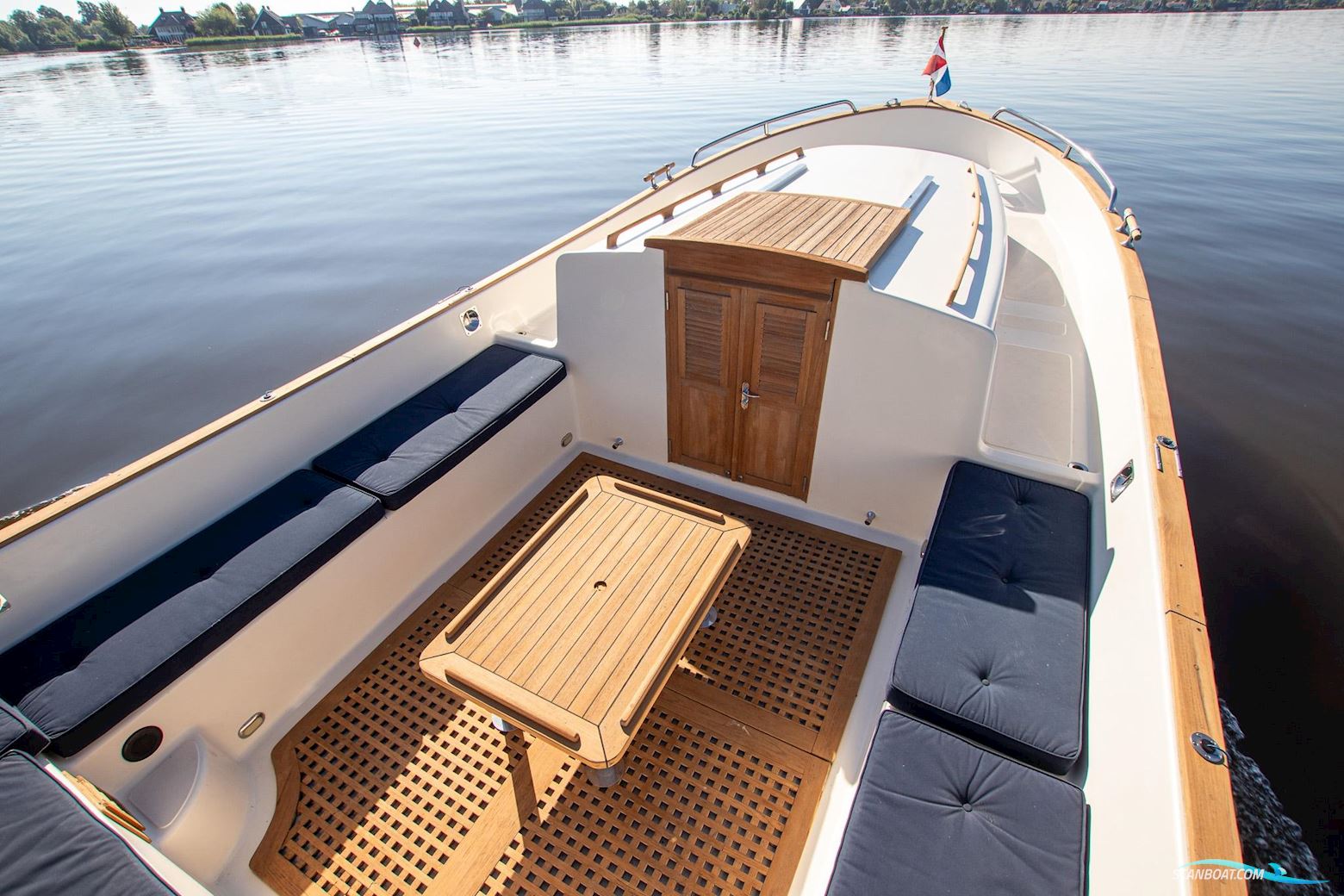 Jan Van Gent 10.35 Cabin