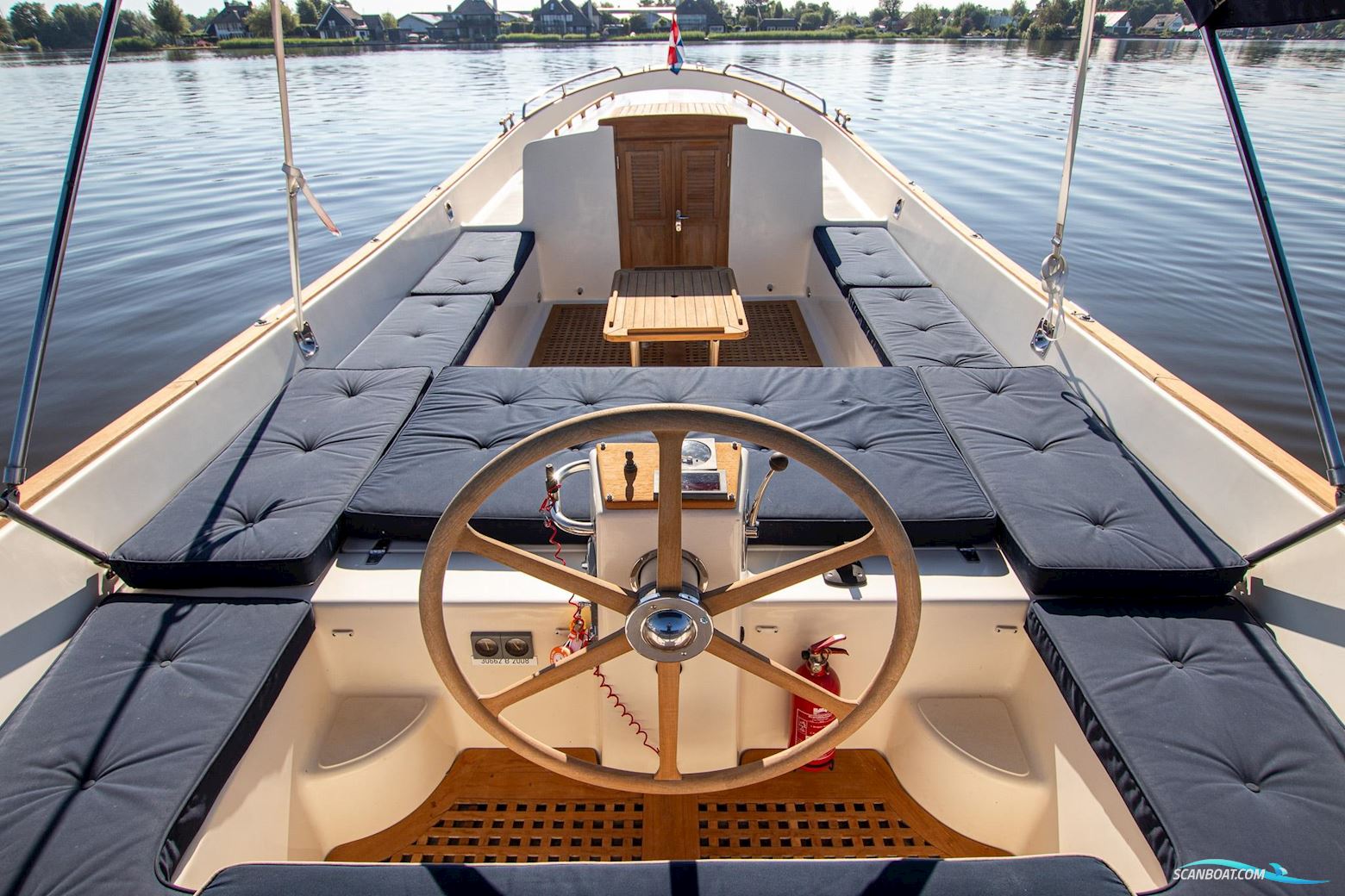 Jan Van Gent 10.35 Cabin