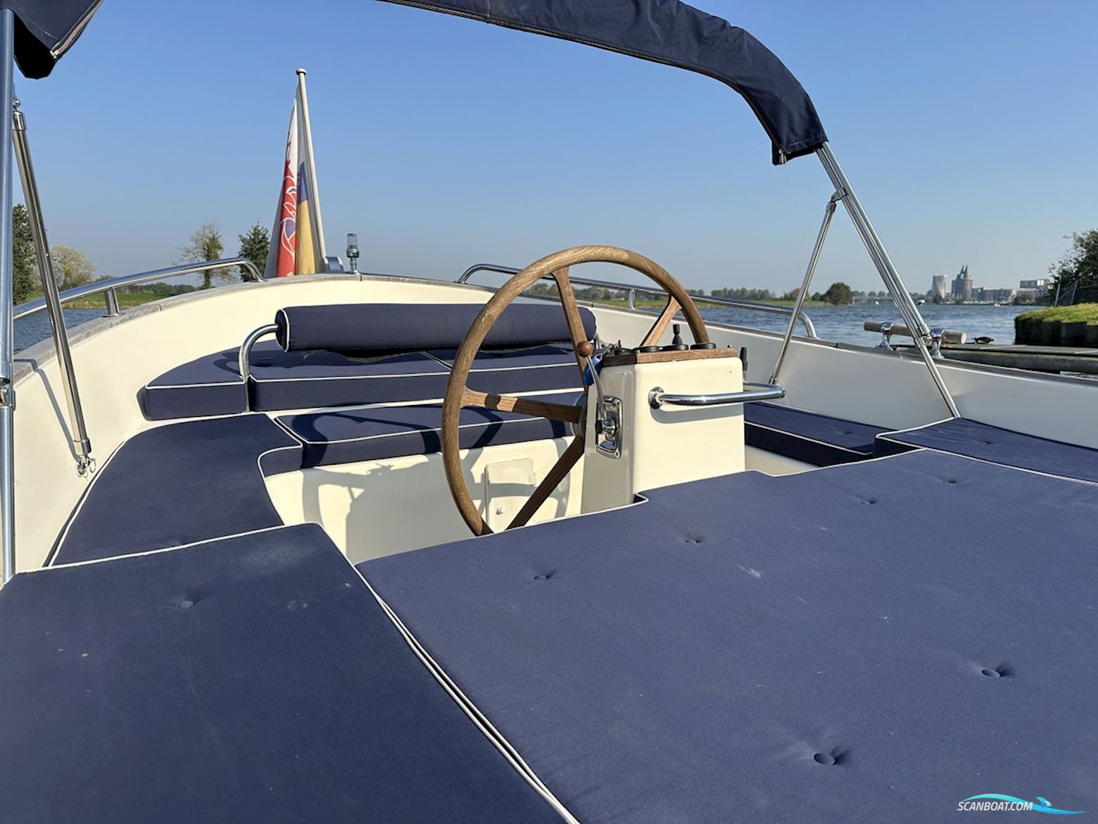 Jan Van Gent 10.35 Cabin