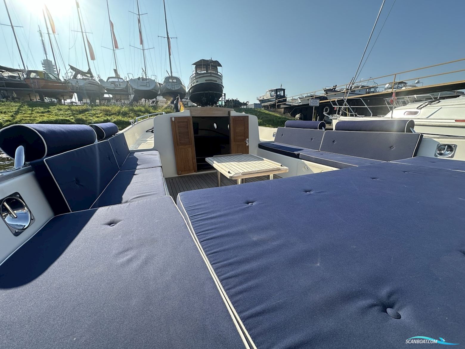 Jan Van Gent 10.35 Cabin