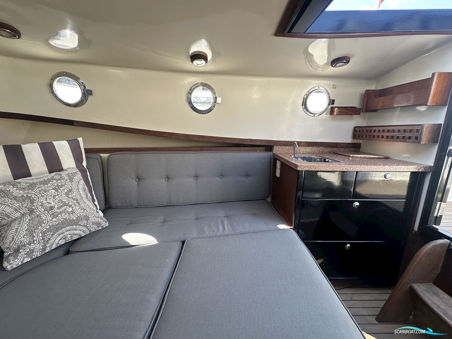 Jan Van Gent Cabin 1035