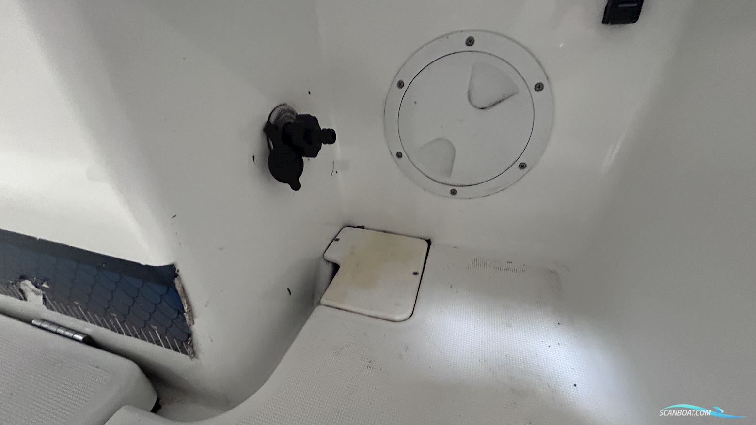 Jeanneau 605 Merry Fischer