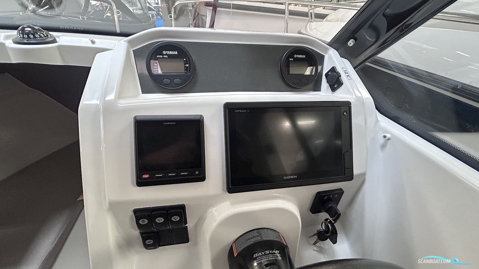 Jeanneau 605 Merry Fischer