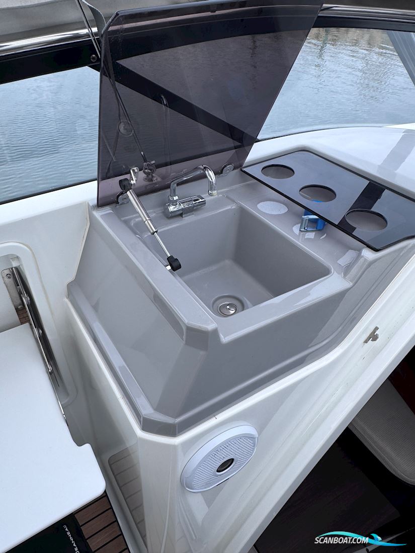 Jeanneau 7.5 DC CAP CAMARAT SERIE 2 – 2021