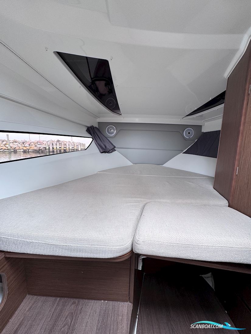 Jeanneau 7.5 DC CAP CAMARAT SERIE 2 – 2021