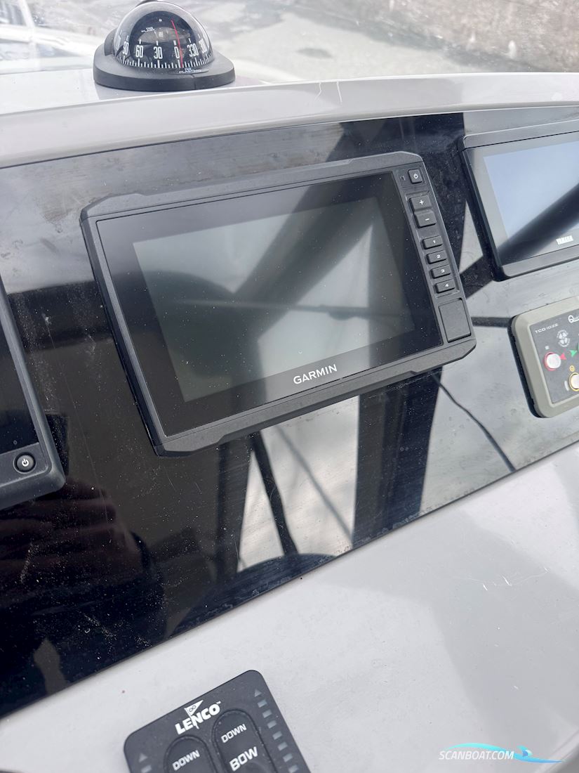 Jeanneau 7.5 DC CAP CAMARAT SERIE 2 – 2021