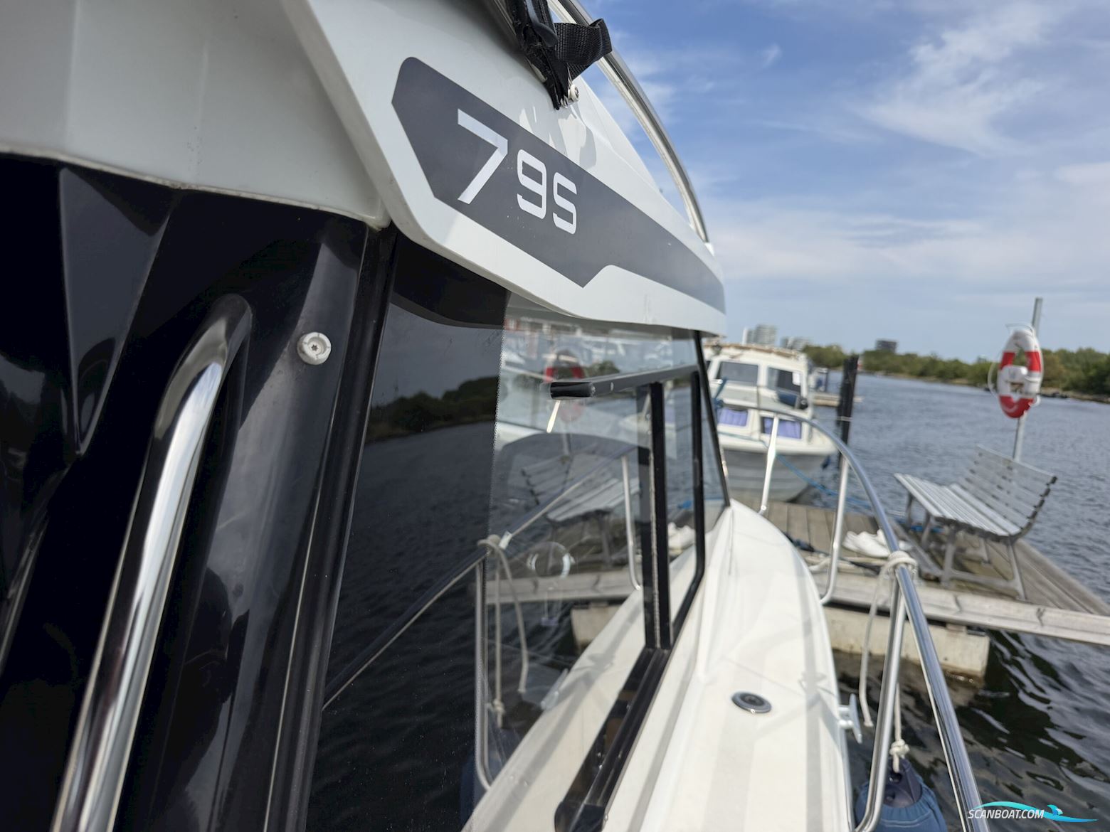 Jeanneau 795 Merry Fisher