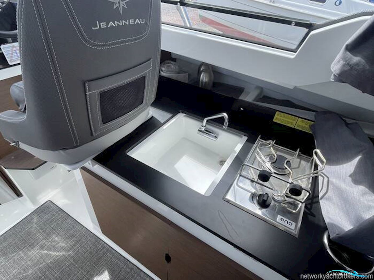 Jeanneau 795 S2