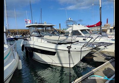 Jeanneau Cap Camarat 10.5 WA Motorboot 2022, mit 2 x Suzuki DF 350 Atxx motor, Frankreich